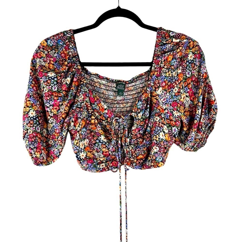 Wild Fable Black Floral 90's Y2K Cropped Festival Short Sleeve Top Size Medium